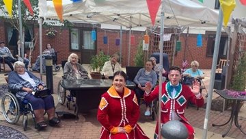 Outdoor theatre performance delights at Birmingham care home